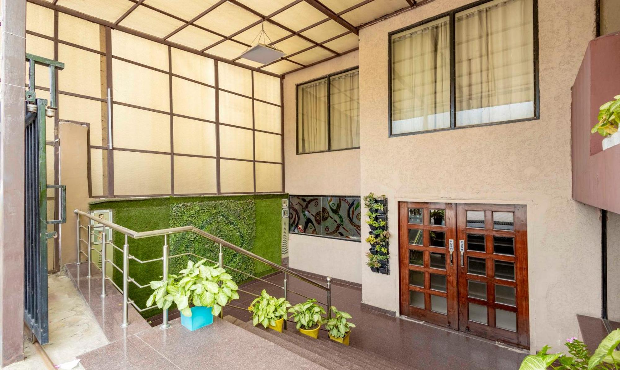 Treebo Maurice Hotel Baddi Exterior photo