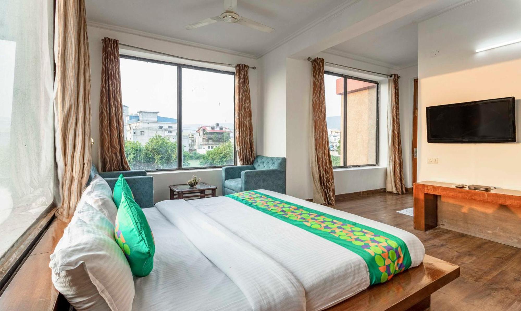 Treebo Maurice Hotel Baddi Exterior photo